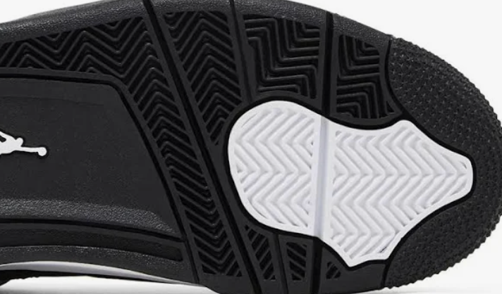 Basketball Shoes 4 Retro White Thunder - The Fashion Center