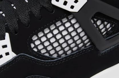 Basketball Shoes 4 Retro White Thunder - The Fashion Center