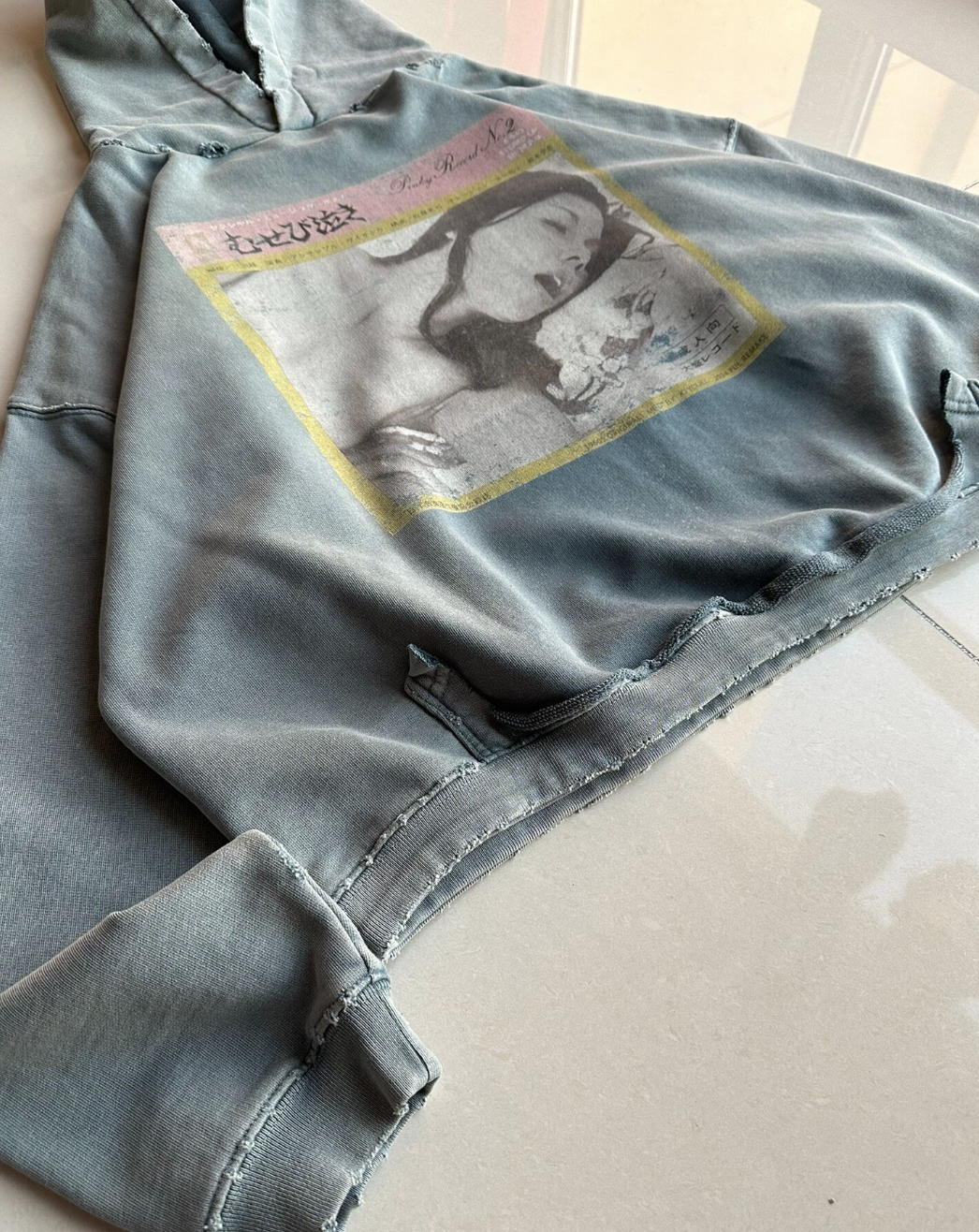 “Utsuro” Vintage Hoodie