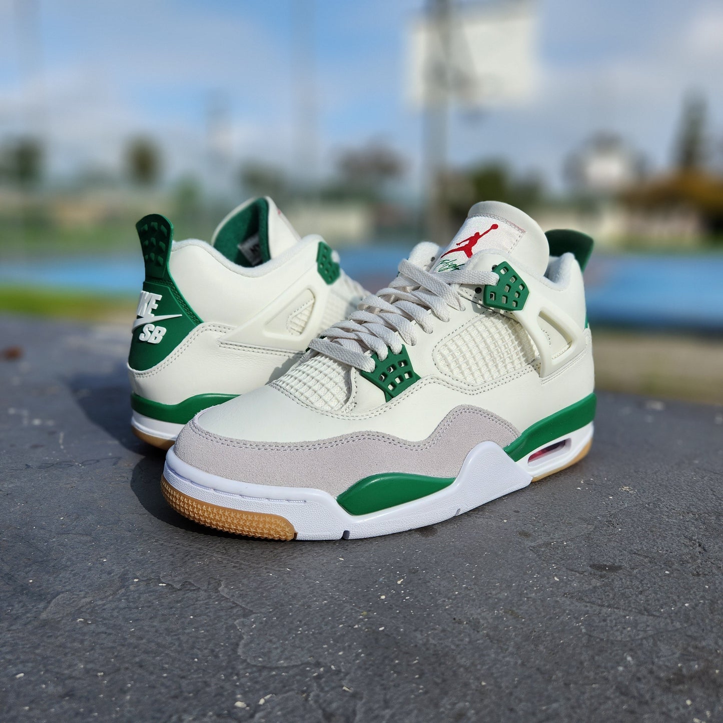 Nike SB x Air Jordan 4 Retro SP 'Pine Green'
